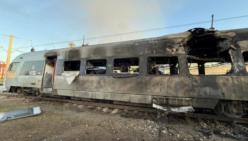 Новини України - Укрзалізниця показала поїзд Інтерсіті після атаки