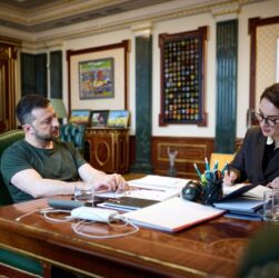 Новини України - Уряд оновить правила перетину кордону - Зеленський