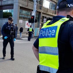 Новини світу - В Австралії чоловік убив двох поліціянтів і втік