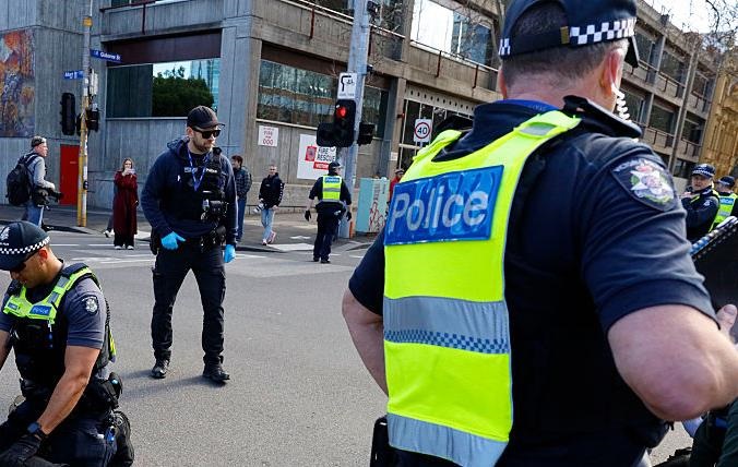 Новини світу - В Австралії чоловік убив двох поліціянтів і втік