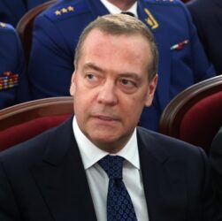 Новини світу - В ISW пояснили причини "ядерних" погроз Медведєва
