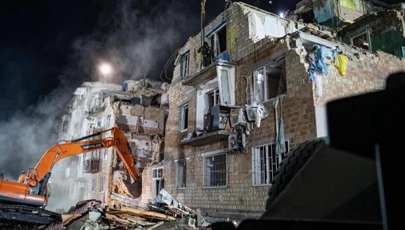 Новини Києва - В Києві понад добу триває рятувальна операція