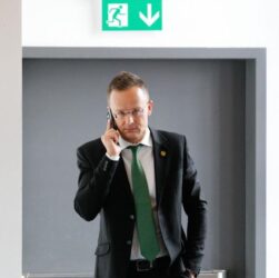 Новини політики - В Угорщині назвали строки відновлення нафтопроводу Дружба