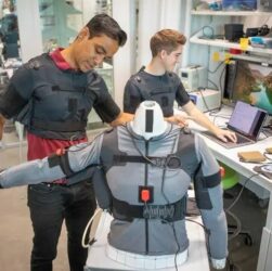 Технології - Вчені створили жилет, що допомагає відновити рухливість після інсульту