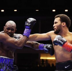 Новини спорту - Відео найкращих моментів бою Ітаума - Вайт