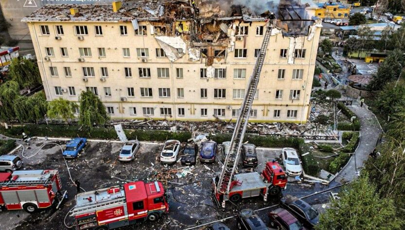 Новини України - З’явилося відео удару по багатоповерхівці Харкова