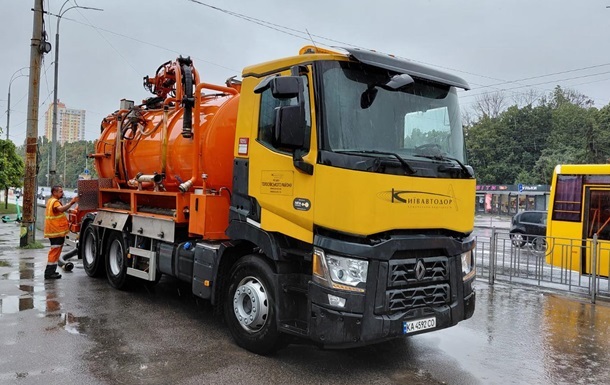 Новини Києва - Злива у Києві: в центрі столиці випала півмісячна норма опадів