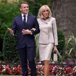 Новини світу - Адвокат Макрона пообіцяв "наукові докази", що перша леді Франції - жінка