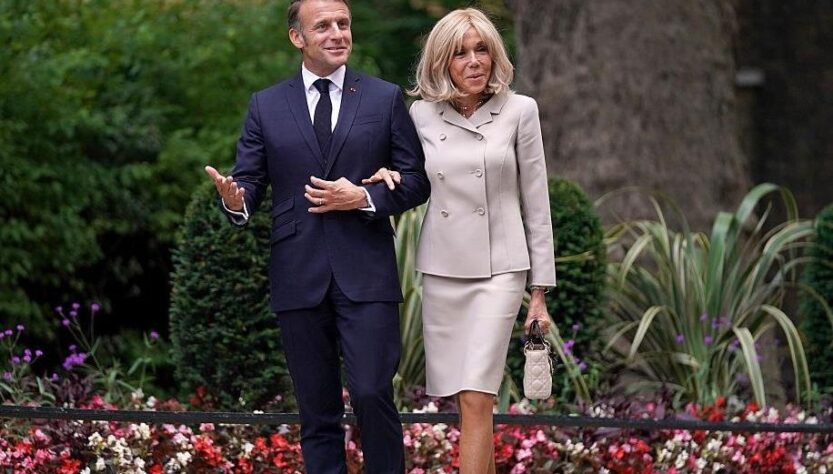 Новини світу - Адвокат Макрона пообіцяв "наукові докази", що перша леді Франції - жінка