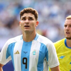 Новини спорту - Агент нападника Альвареса спростував повідомлення про трансфер