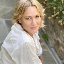 Новини культури - Акторка Робін Райт переїхала до Британії