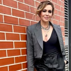 Новини культури - Алісса Мілано видалила грудні імпланти