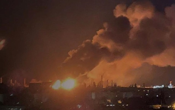 Новини світу - Атака БпЛА зупинили головну установку найбільшого НПЗ Роснафти - ЗМІ