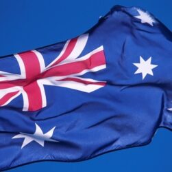 Новини світу - Австралія ввела санкції проти "тіньового флоту" РФ і знижує ціну на нафту