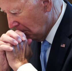 Новини світу - Байдена прооперували, видаливши ракове ураження - ЗМІ