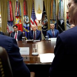 Новини світу - Бессент: Санкції проти РФ у Трампа вже на столі