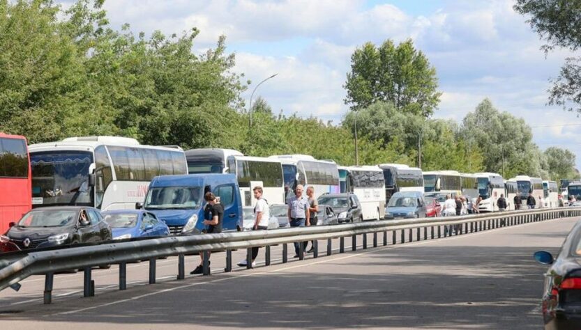 Новини світу - Білоруси масово побігли в Польшу на тлі закриття кордону