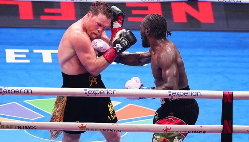 Новини спорту - Бій Альварес - Кроуфорд побив рекорд переглядів серед титульних поєдинків