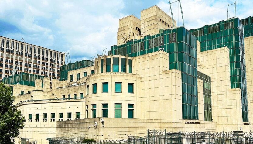 Новини світу - Британія запустить портал для залучення шпигунів на території Росії