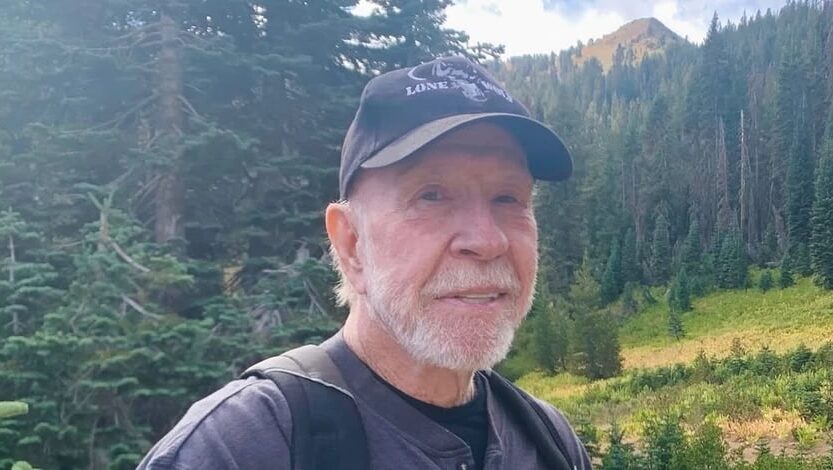 Новини культури - Чак Норріс підкорив діючий вулкан у Каліфорнії