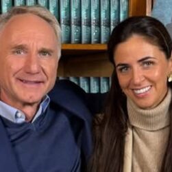 Новини культури - Ден Браун заручився з 34-річною Джудіт Пітерсен