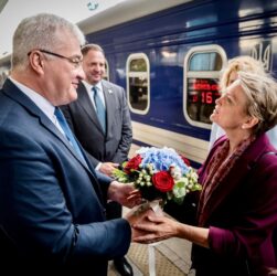 Новини України - До Києва прибули представники чотирьох країн - ОП