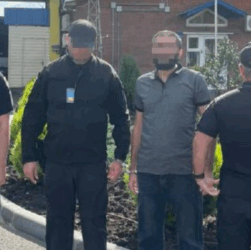 Новини України - До України екстрадували іноземця, який збував фальшиві долари