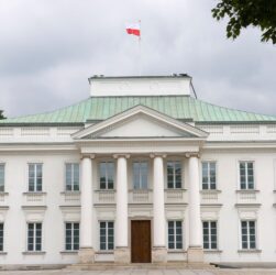 Новини світу - Дрон над будівлями уряду Польщі: знайдено причетних - українця і білоруску