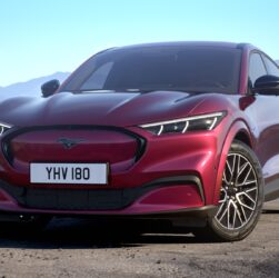 Авто новини - Електричний Mustang обігнав бензиновий у продажах
