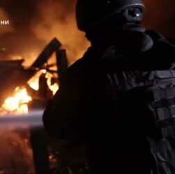 Харківщина: внаслідок ворожих ударів сталися численні пожежі, є постраждалі