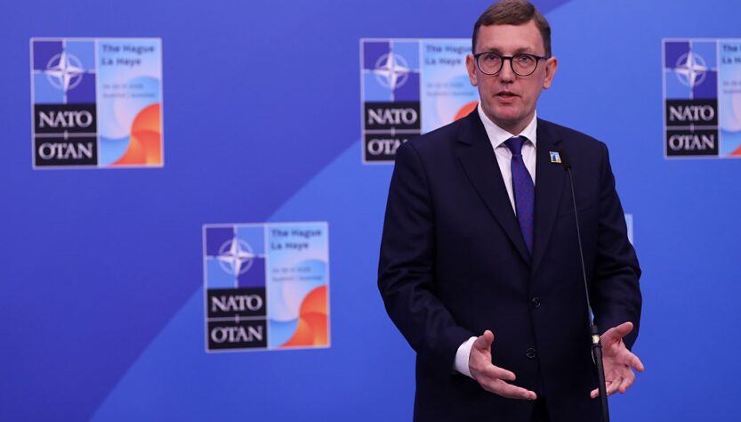 Новини світу - Естонія запросила консультації з НАТО після зальоту російських МіГ-31