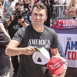 Новини світу - ФБР показало відео втечі ймовірного вбивці американського активіста Кірка