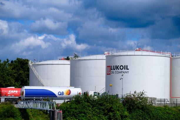 Новини світу - Франція і ФРН ініціюють санкції ЄС проти Лукойлу