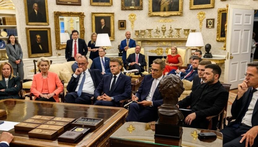 Новини світу - FT: Лідери ЄС у Парижі обговорять відправку військ