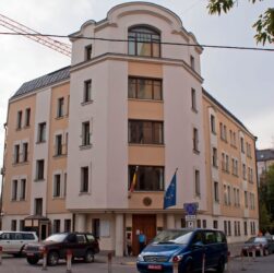 Новини світу - Генконсульство Іспанії в Москві призупинило оформлення віз