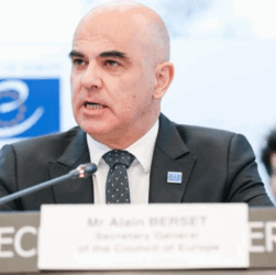 Новини світу - Генсек Ради Європи приступає до роботи після лікування