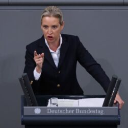 Новини світу - Глава Альтернативи для Німеччини розкритикувала Путіна