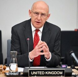 Новини світу - Голова Міноборони Британії: Путін слабший, ніж будь коли