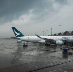 Новини світу - Гонконг готується надовго закрити аеропорт через супертайфун