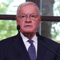 Новини світу - Келлог їхав у Польщу під час атаки Росії - CNN