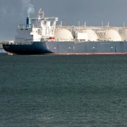 Новини світу - КНР приймає танкери "тіньового флоту" РФ - ЗМІ