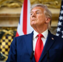 Новини світу - Кортеж №1. Трамп змушує світових лідерів чекати