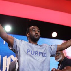 Новини спорту - Кроуфорд виглядає у відмінній формі за сім днів до бою з Альваресом