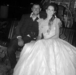 Новини культури - Лана Дель Рей поділилася архівними фото з весілля