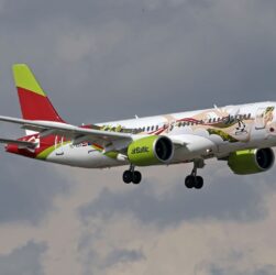 Новини світу - Латвія закриває повітряний простір біля кордону з Білоруссю й Росією