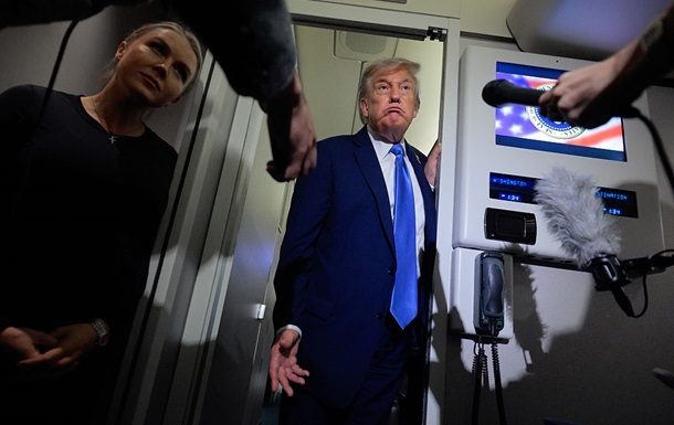 Новини світу - Літак Трампа ледь не зіткнувся з пасажирським Airbus - ЗМІ