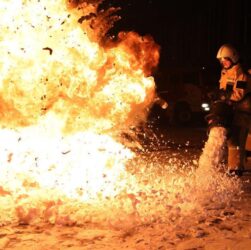 Новини світу - Мадяр підтвердив удар по НПЗ під Санкт-Петербургом