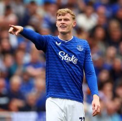 Новини спорту - Манчестер Юнайтед планує взимку підписати захисника Евертона