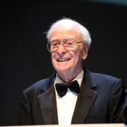 Новини культури - Майкл Кейн повертається в кіно