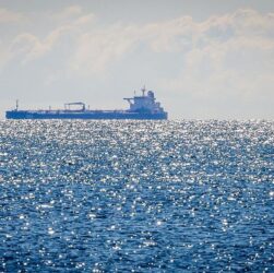 Новини бізнесу - Майже 20% нафтових танкерів належать до "тіньового флоту" Росії - ЗМІ